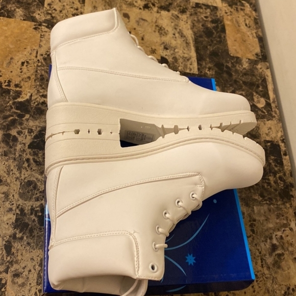 Winter Boot - Picture 5 of 9